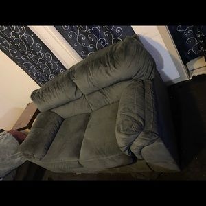 A LOVE SEAT. Needs to go today. 12/10